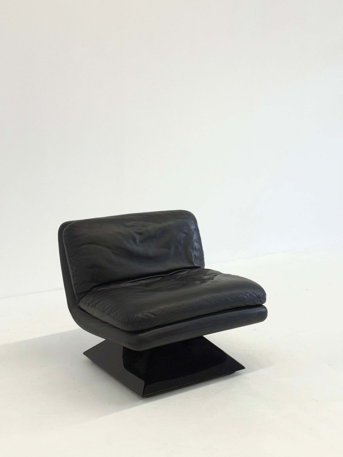 Armchairs By Hans Von Klier For Giuseppe Rossi Di Albizzate photo buy