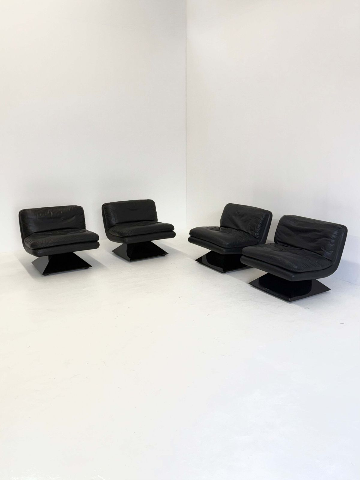 Armchairs By Hans Von Klier For Giuseppe Rossi Di Albizzate photo vintage
