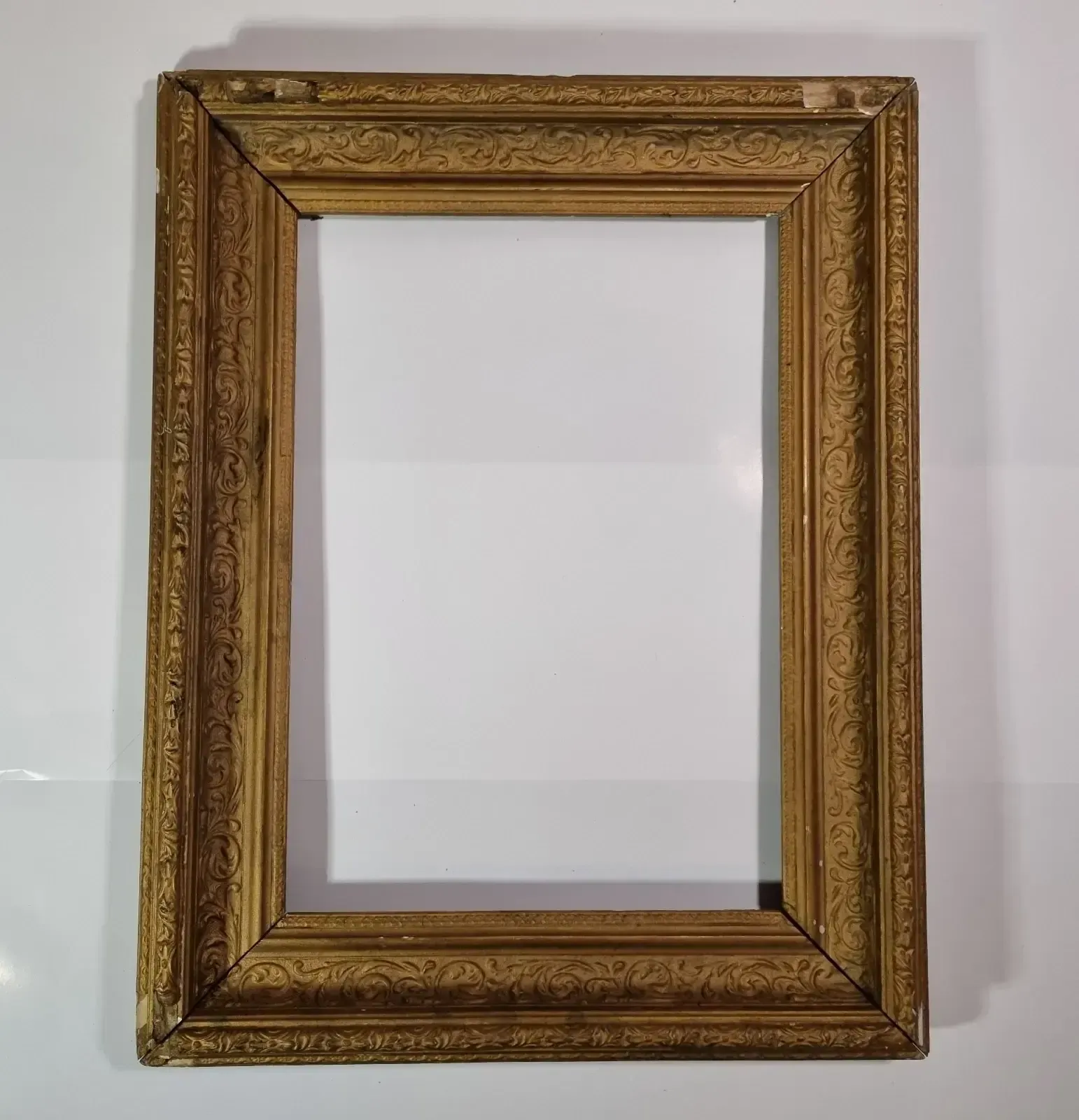 Antique Ornate Picture Frame Wood & Plaster/Gesso Foliate 48cm X 38cm