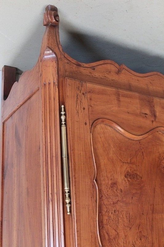 photo furniture Cabinet Louis XV Cherrywood & Ash 19th