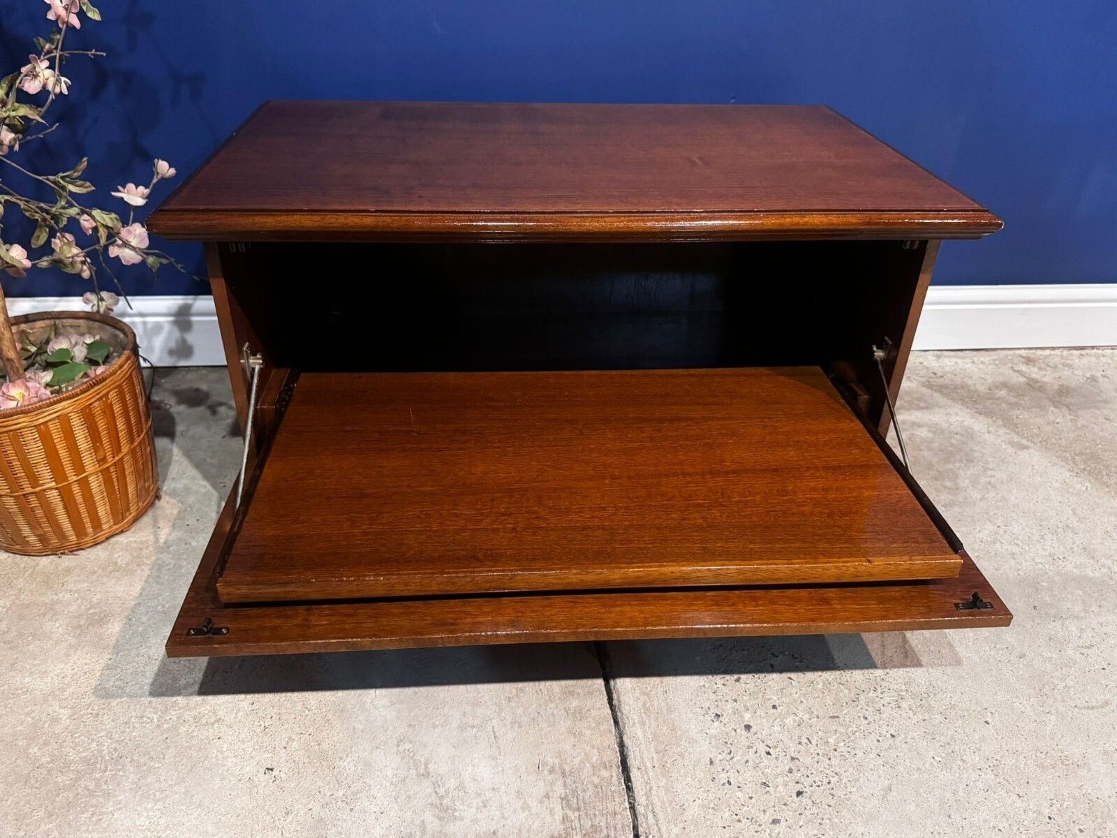 110.0 Vintage Antique Style Tv Unit Stand Cabinet Drawers Low Drawer Chest Floral. photo
