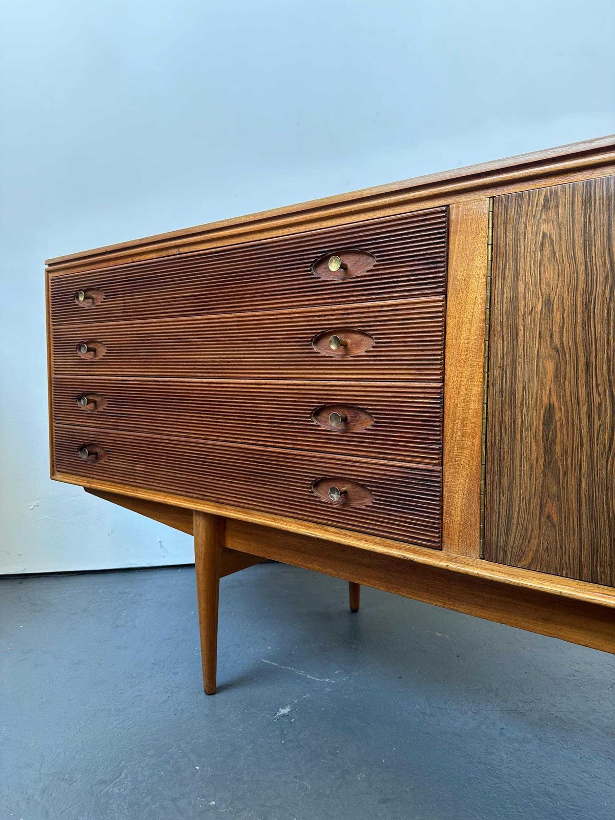 Vintage 1950s Robert Heritage For Archie Shine Hamilton Rosewood & Teak. Danish Heals Mid Century photo vinterior
