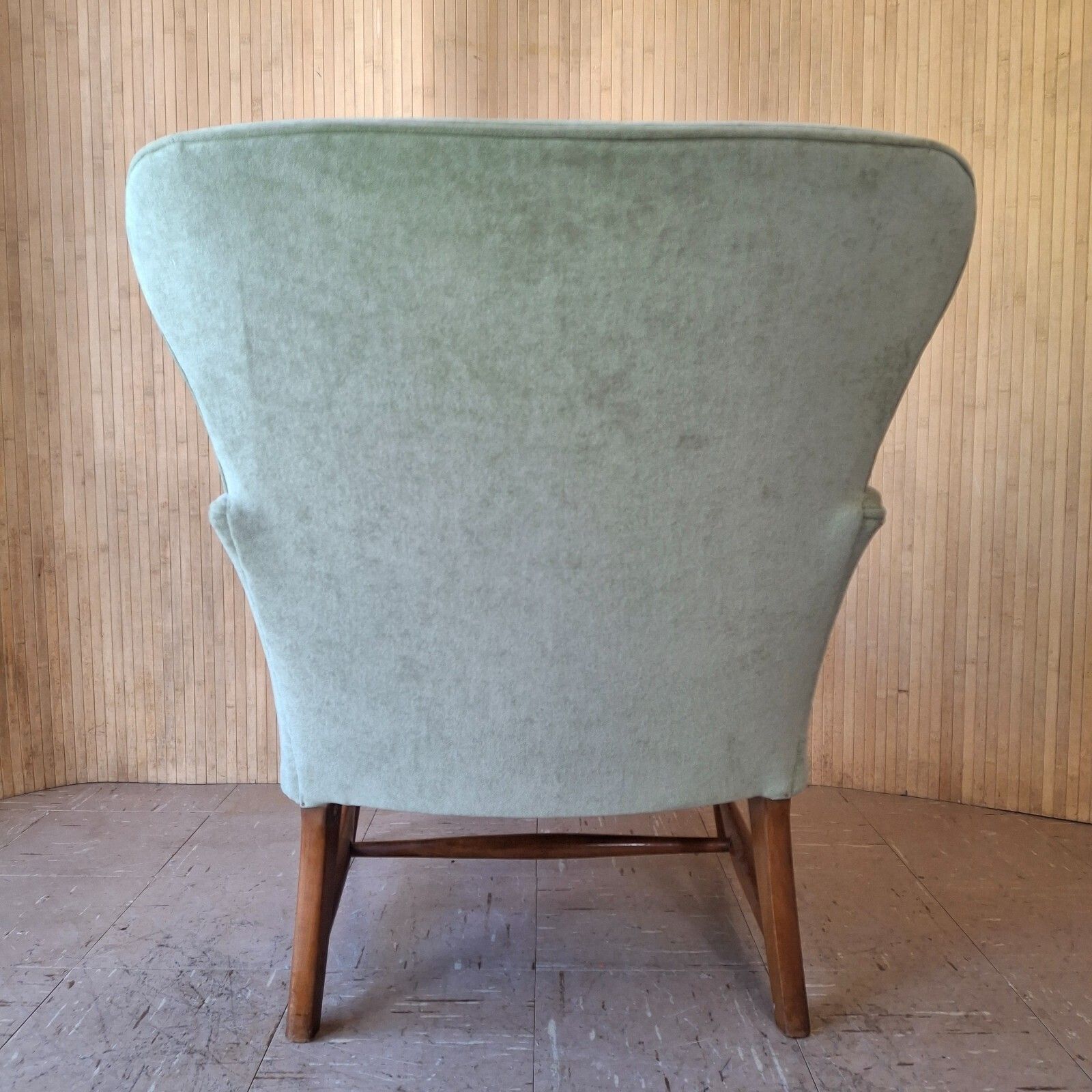 photo vinterior Fab Mid Century Modern 1950s Ercol 236 Armchair Light Green Chenille