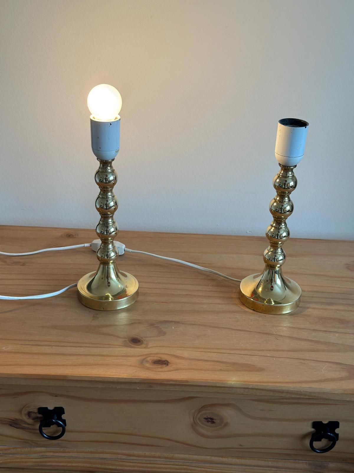 photo vinterior Pair Of Mid Century Swedish Brass Lamps With French Scallop Shades