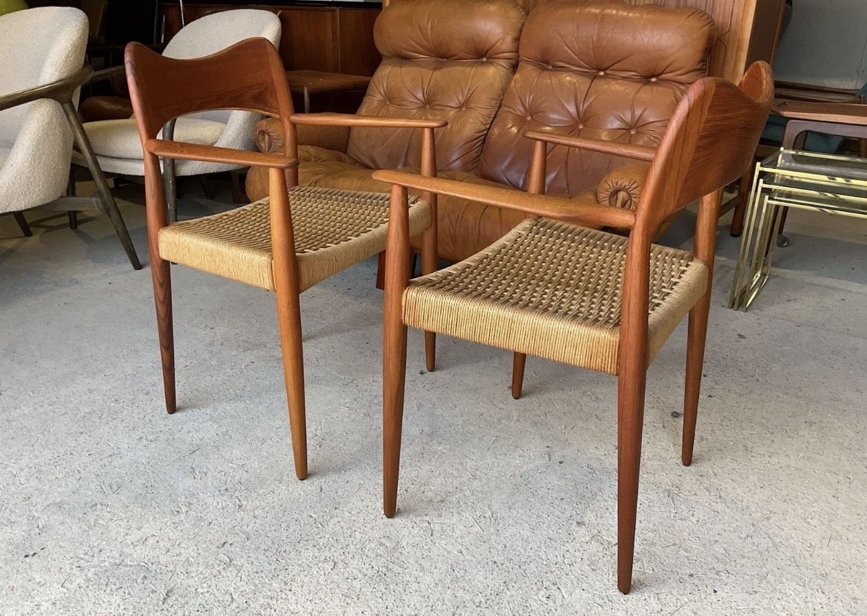 Set Of 2 Danish Carver Dining Chairs By Arne Hovmand Olsen For Mogens Kold photo buy
