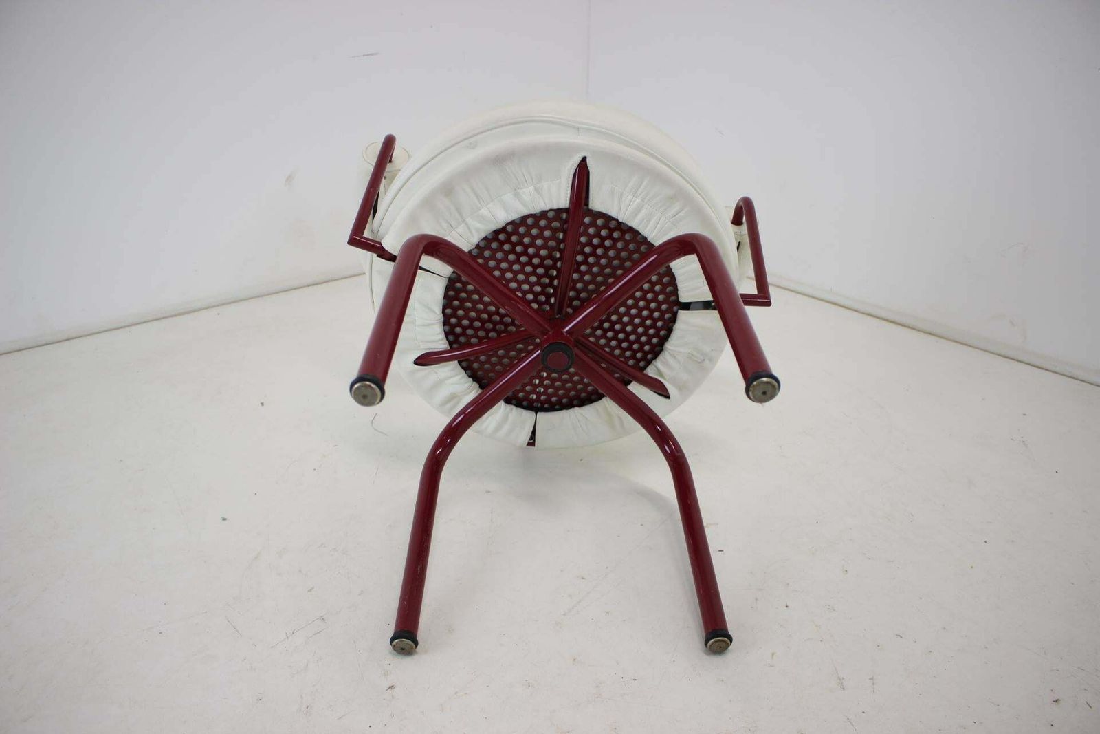 photo buy Leather Cassina Swivel Arm Chair Lc7 By Le Corbusier, Perriand & Jeanneret
