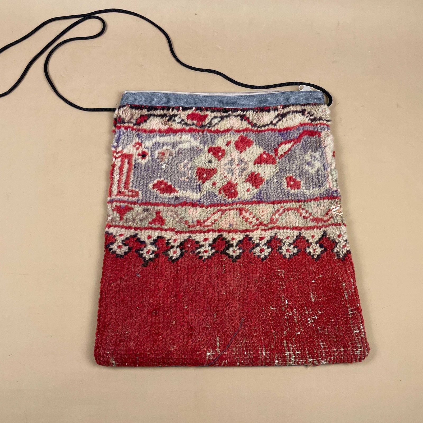 photo vinterior Carpet Bags Set Of 8 Vintage Rug Pouches Zip Purses Handmade Textile Moroccan Traditional Fabric Kilim Geometric Travel Bags