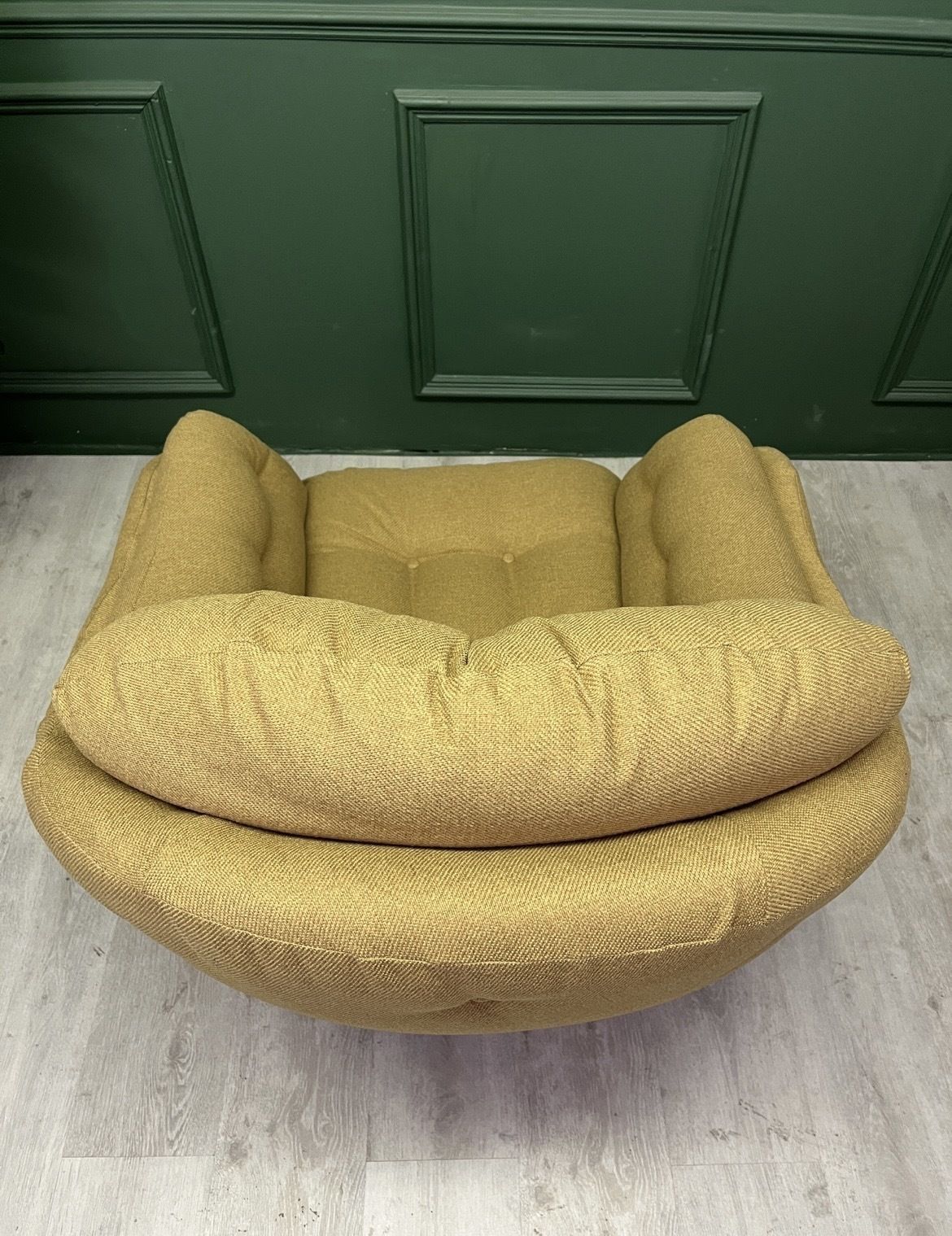 Vintage Unique 1980s Egg Arm Chair photo 675.0