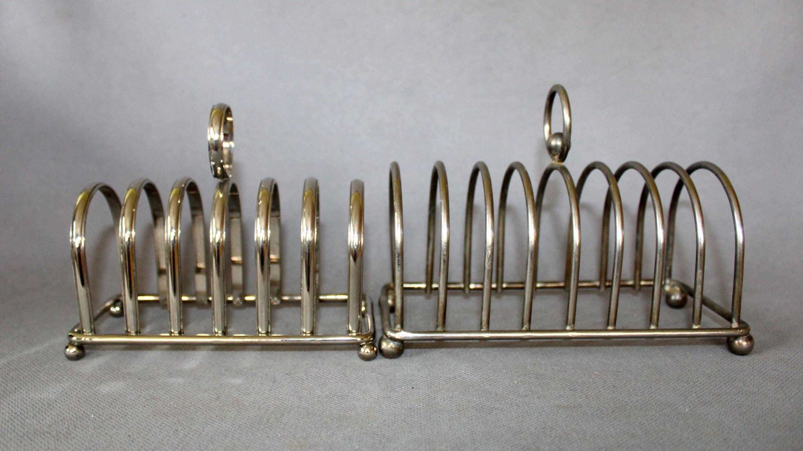 Set Van 2 Vintage Verzilverde En Chromen Toastrekken, Voor 6 En 8 Sneetjes, Geschikt Als Toastrек, Servethouder, Bordhouder Of Bureauorganizer photo 72.0