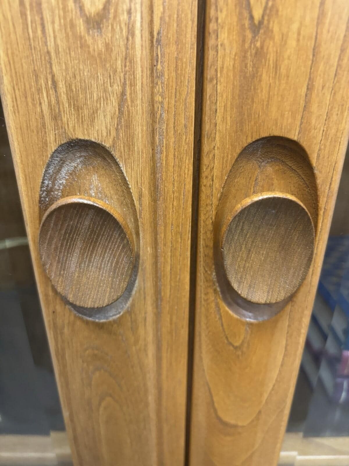 photo furniture Ercol Windsor Elm Sideboard With Glazed Display Top On Castors – Vintage Cabinet