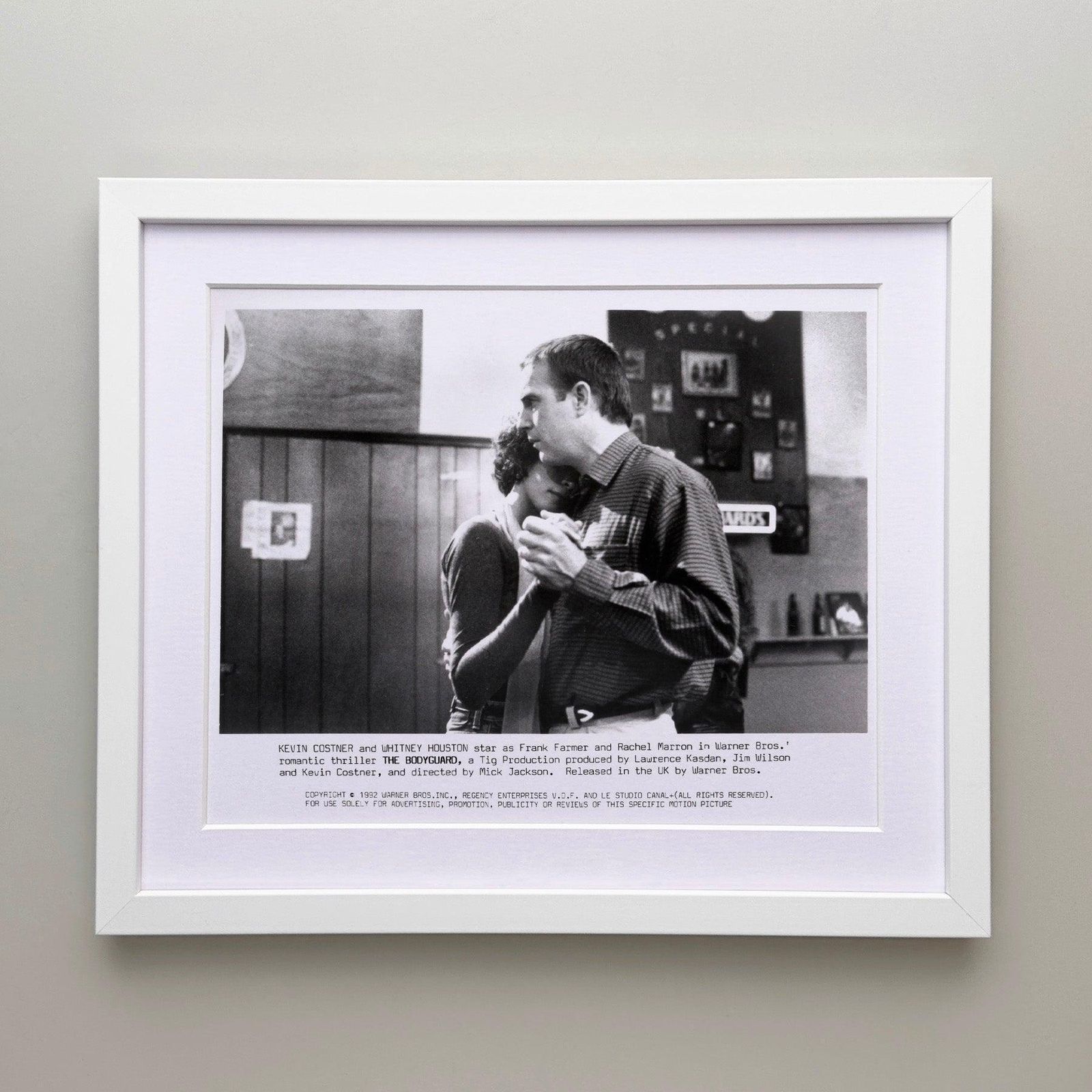 Photo de presse encadrée du film The Bodyguard, 1992 photo for sale