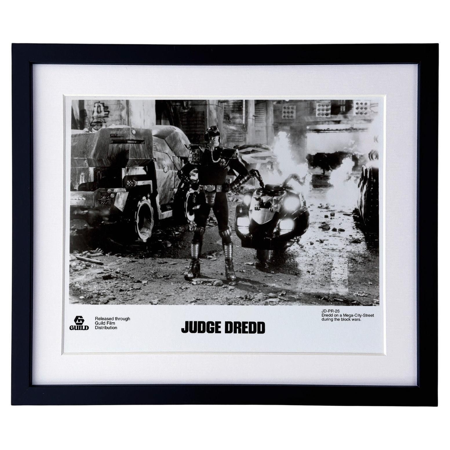 Photo de presse du film Judge Dredd (1995), encadrée