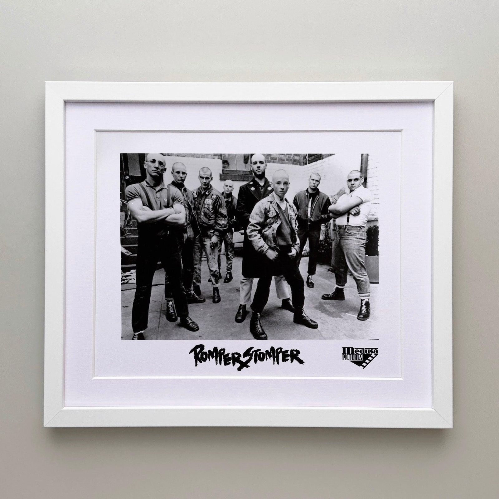 Photo de presse du film Romper Stomper (1992), encadrée photo for sale