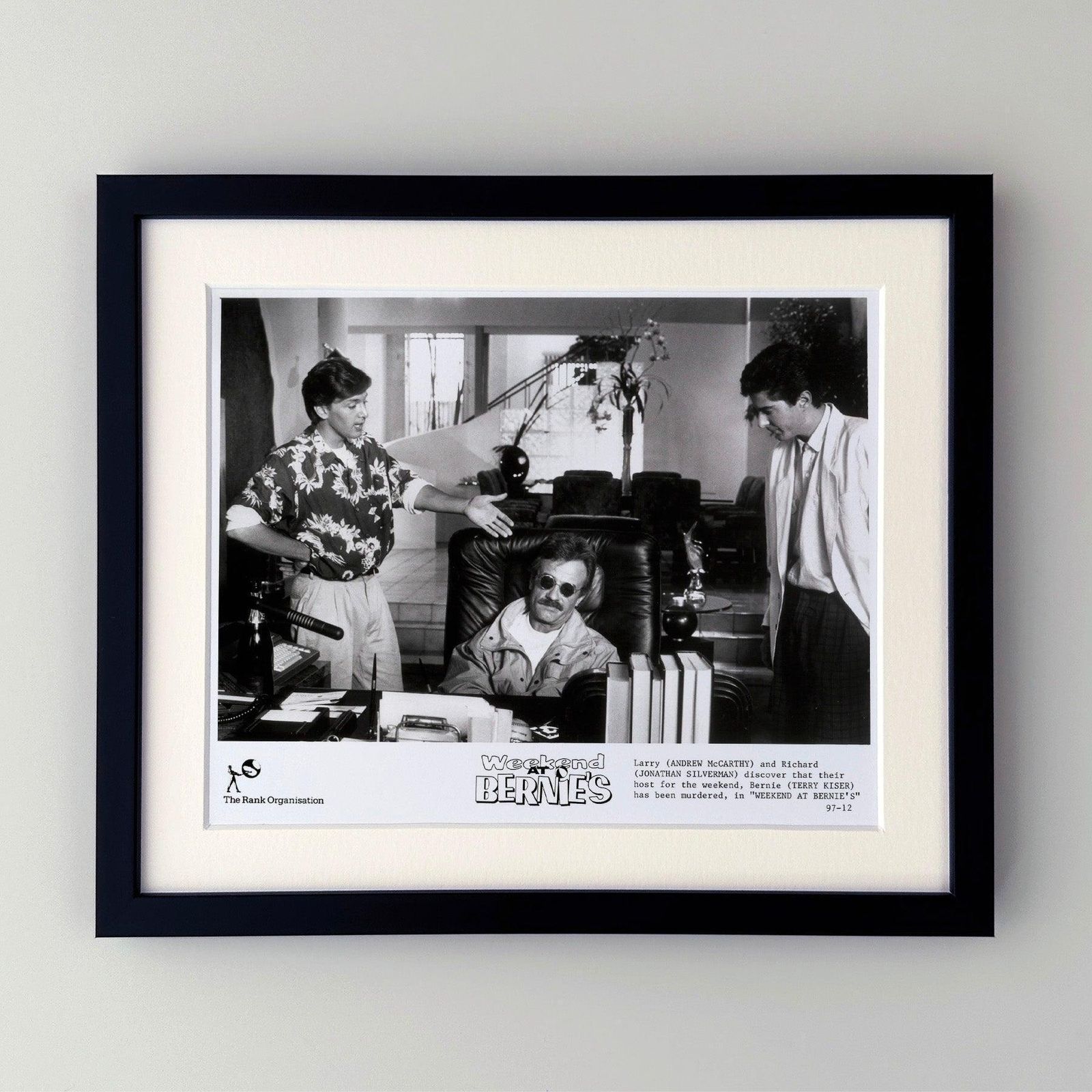 Photo de presse originale encadrée, Weekend at Bernie's, 1989 photo furniture
