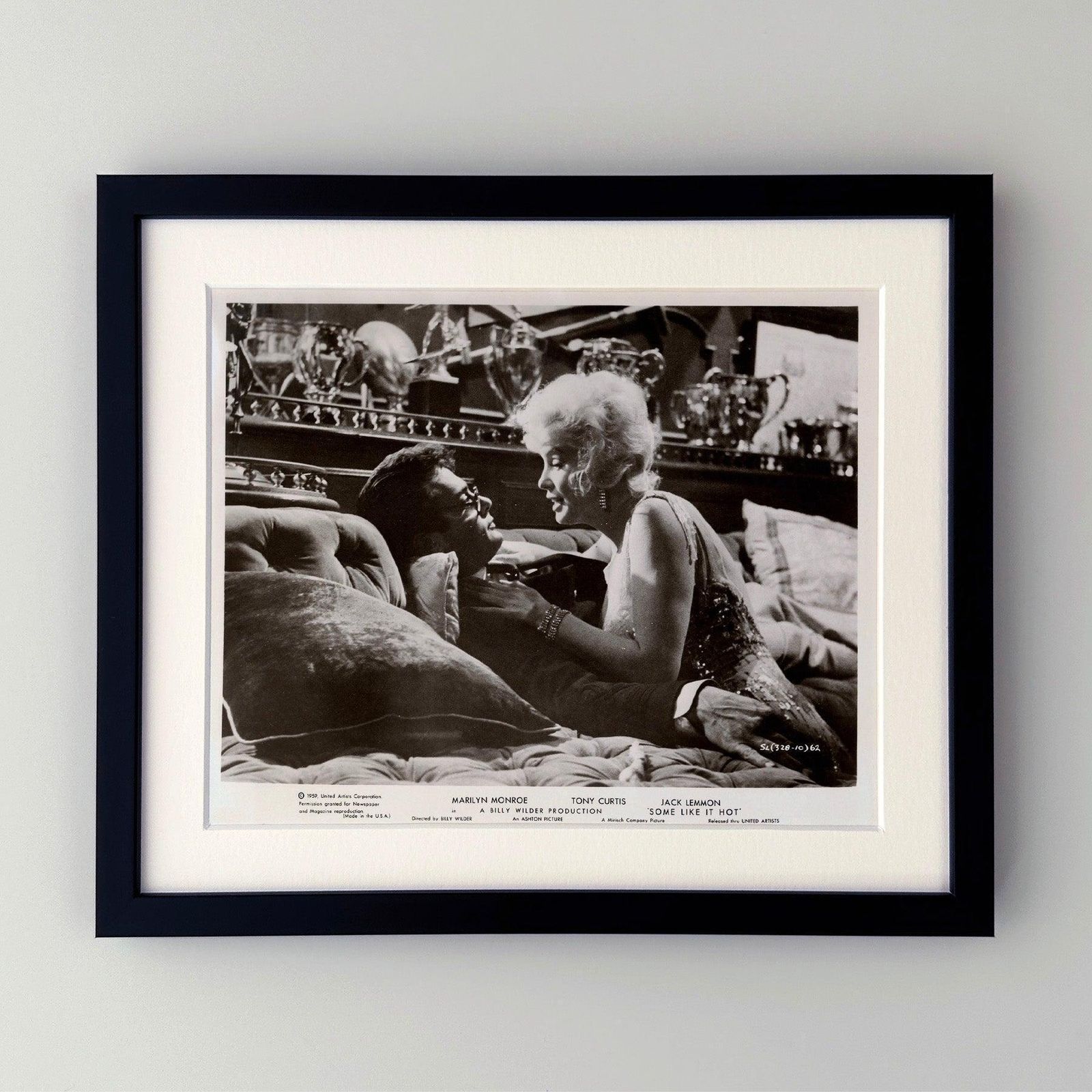 Photographie de presse originale encadrée, Some Like It Hot, 1959 photo furniture