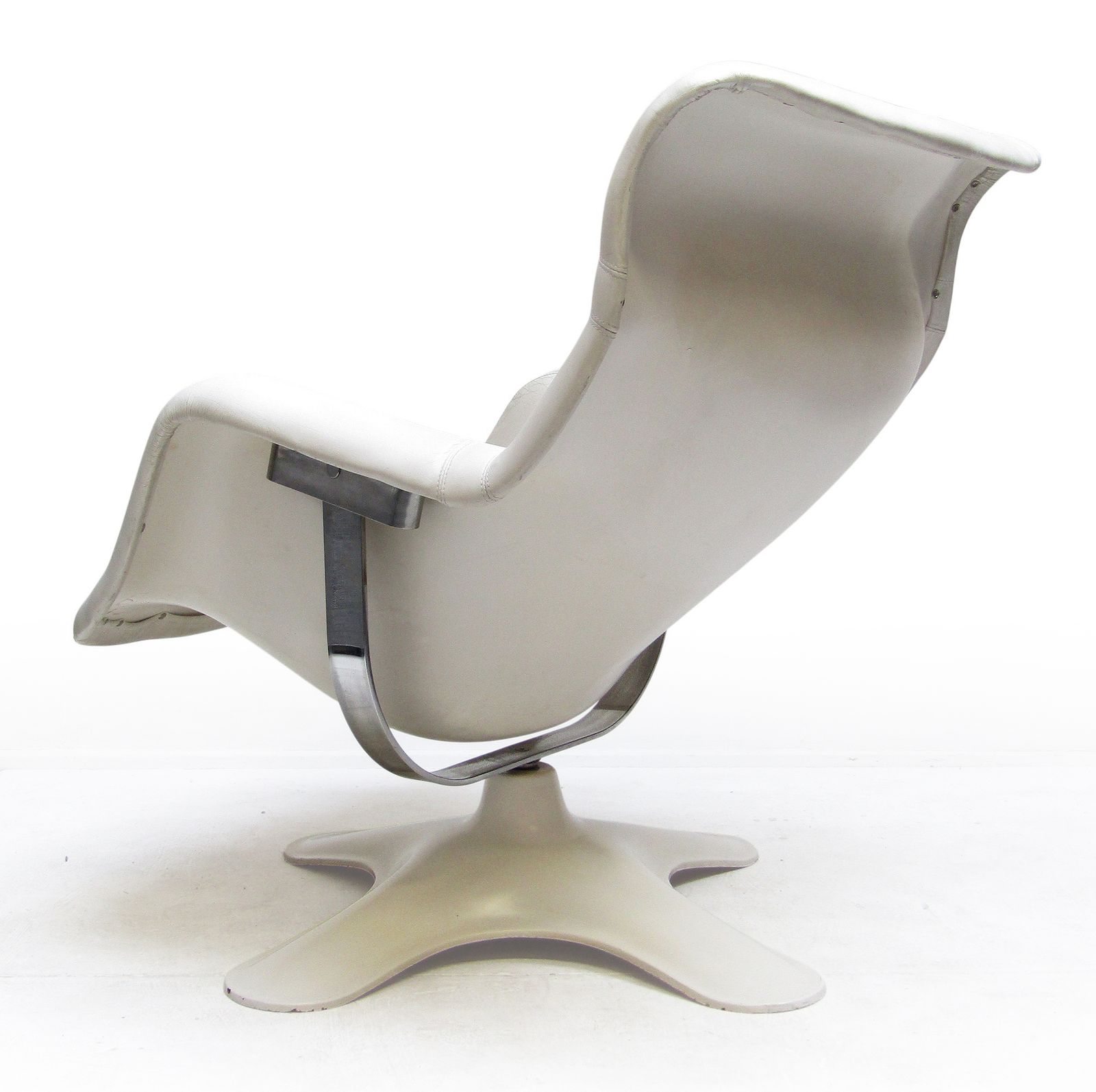 1960s Karuselli Lounge Chair In Ivory Leather By Yrjö Kukkapuro For Avarte photo vinterior