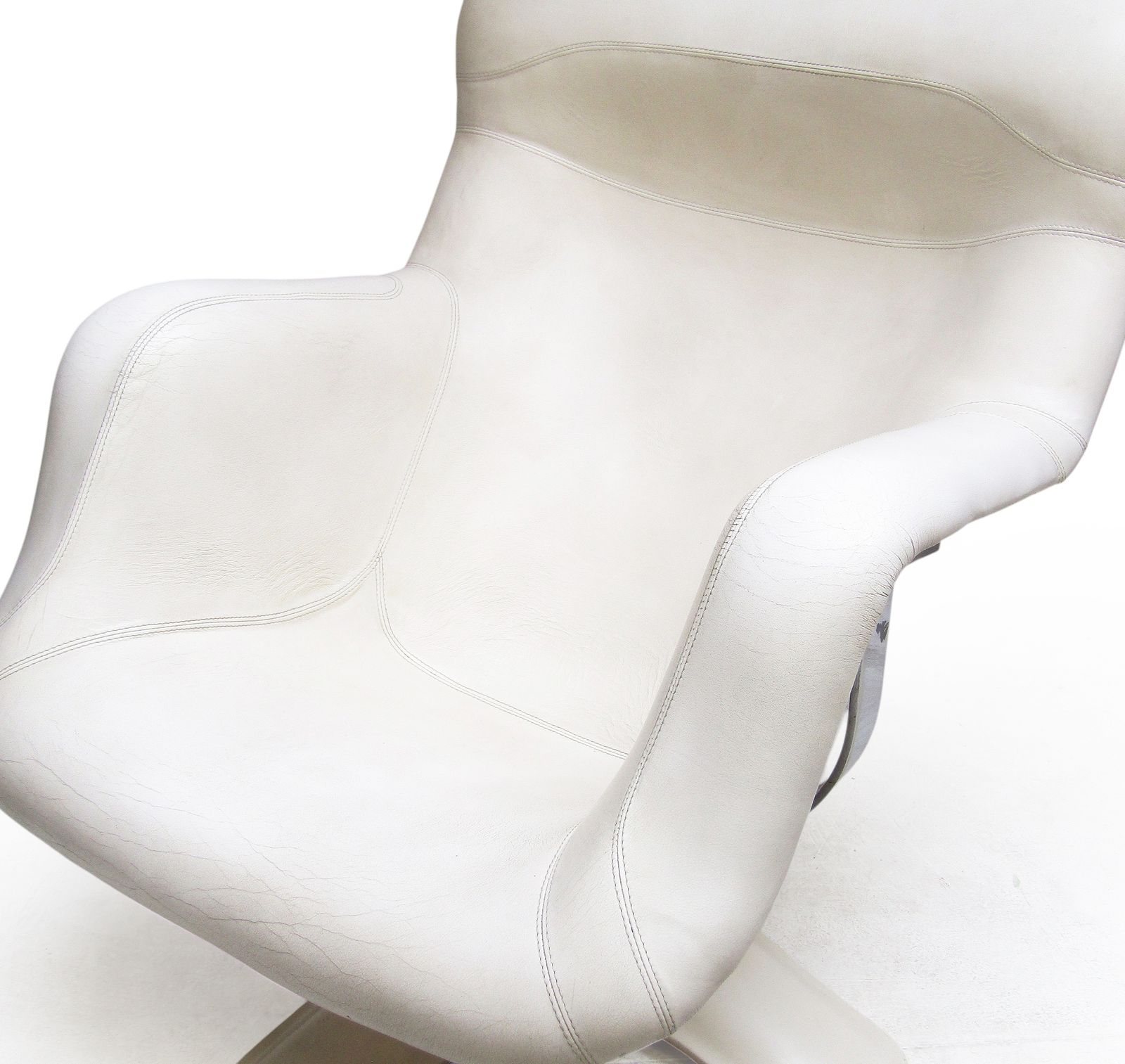 photo furniture 1960s Karuselli Lounge Chair In Ivory Leather By Yrjö Kukkapuro For Avarte