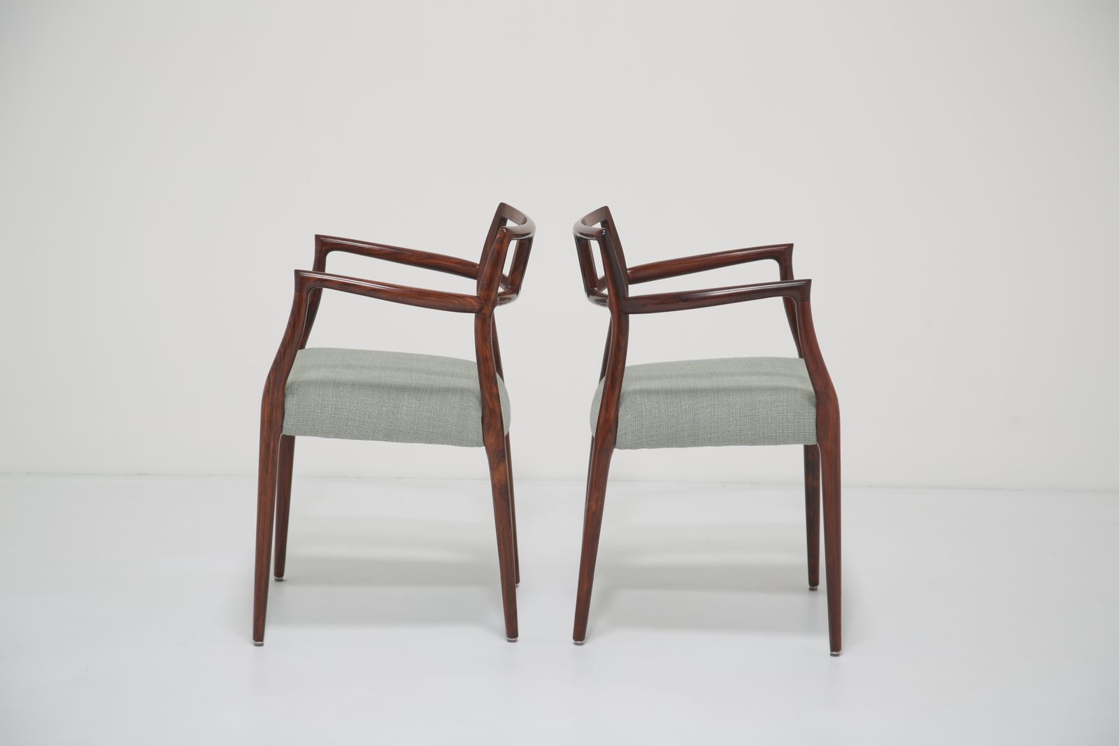 20500.0 Chaises de salle à manger Niels Otto Moller Model 64 & 79, lot de 8, en palissandre massif et lin naturel pour J.L. Mollers Mobelfabrik, années 1960 photo