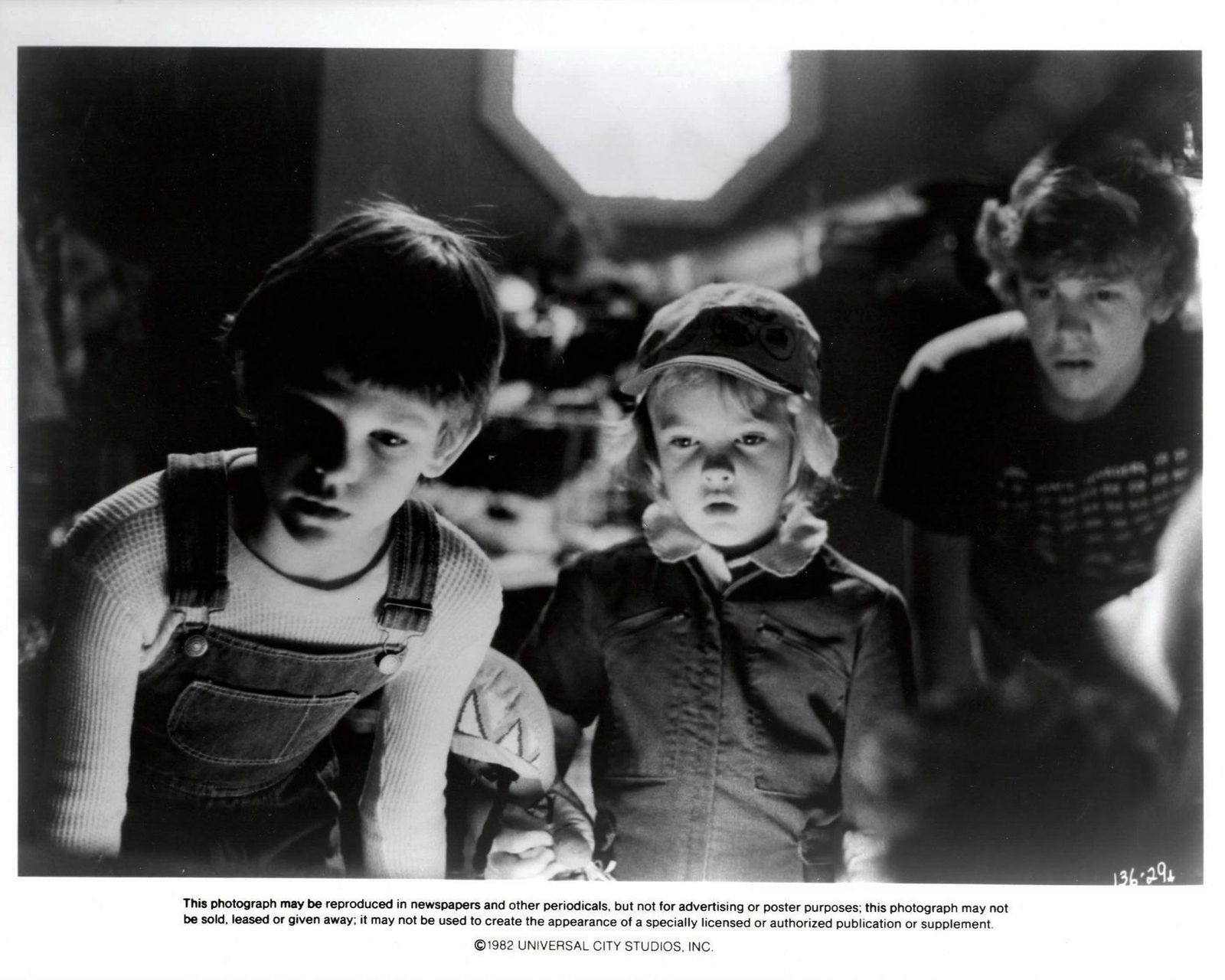 Et 1982 Press Publicity Film Movie Still Framed photo 165.0