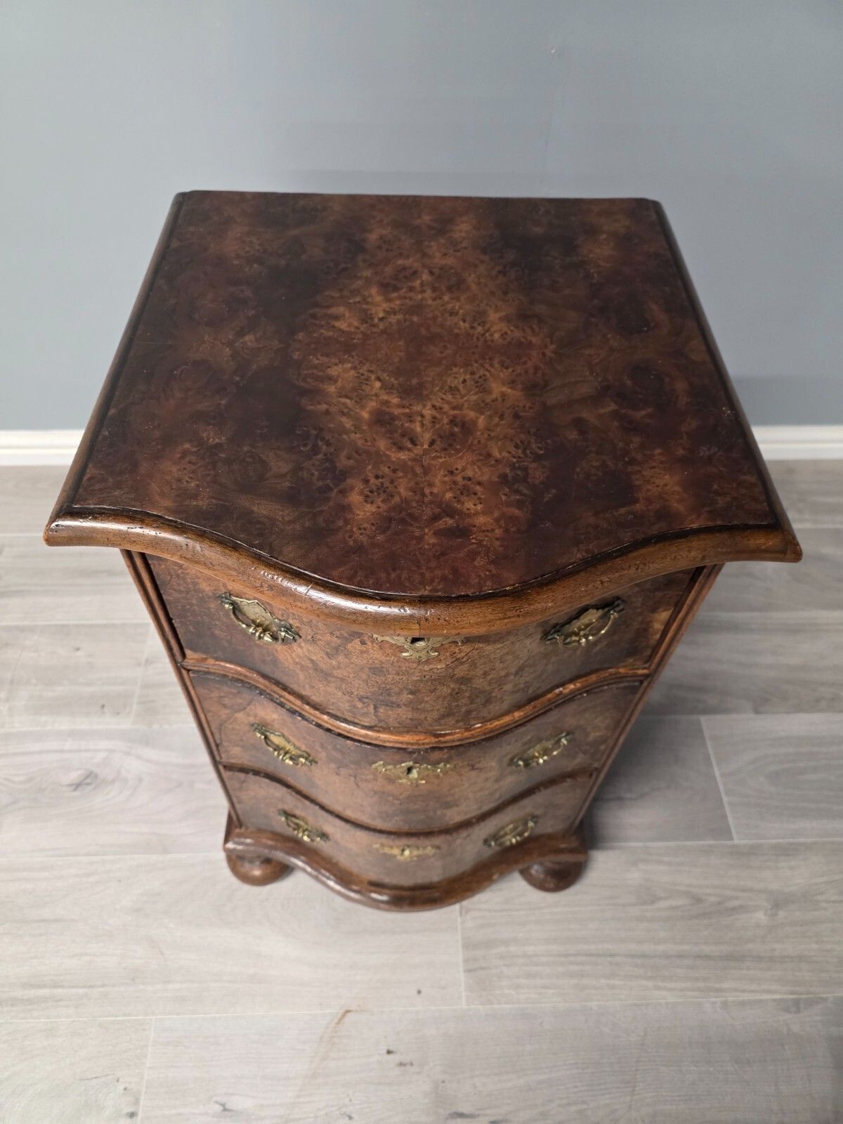 Antique Burr Walnut 18th Century Chest Of Drawers photo vinterior