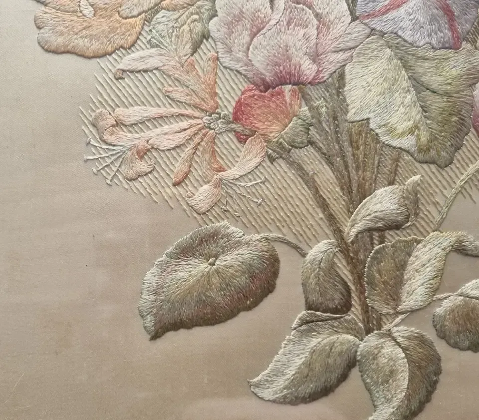 photo for sale Early 20th Century Silk Embroiderd Flowers Round Gilt Frame 61 Cm Needlework