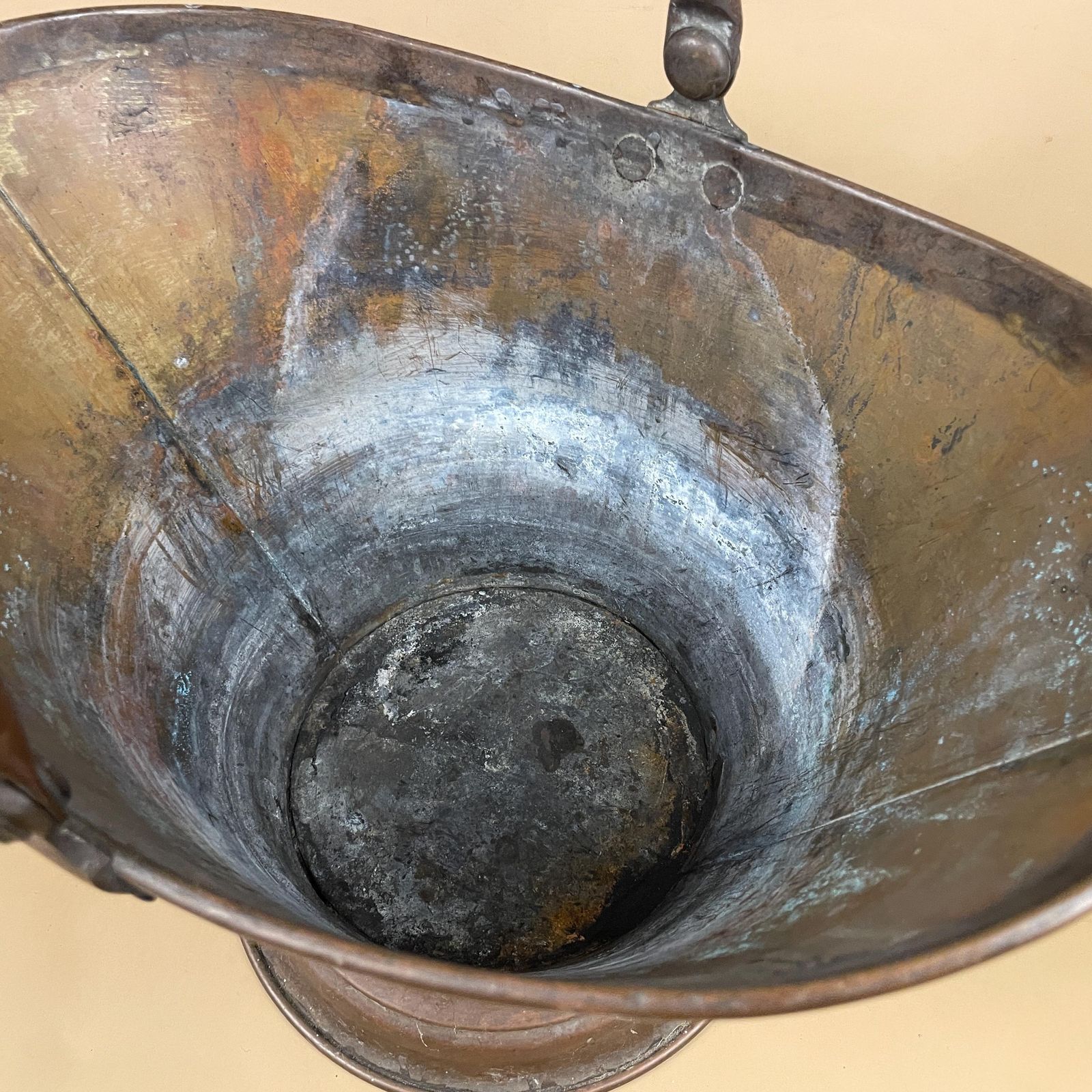 Antique Metal Gold Brass Coal Copper Bucket Handle Fireside Fire Side Scuttle Helmet Farmhouse Cottage Aged Patina Vintage Fireplace Logs photo vintage