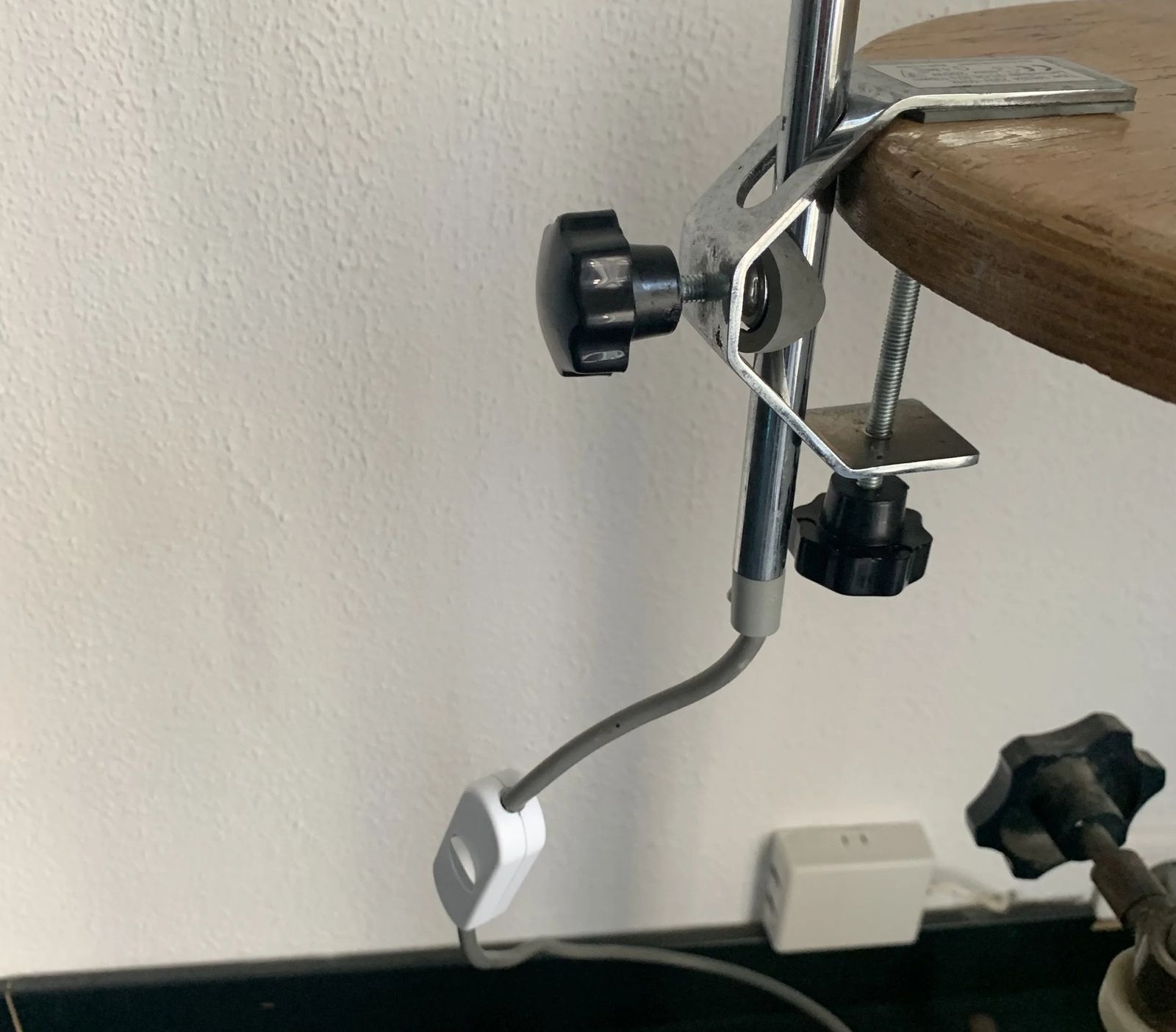 photo furniture Vintage 1980s Medical Lamp, Cement Grey And Chrome Finish   50 Cm