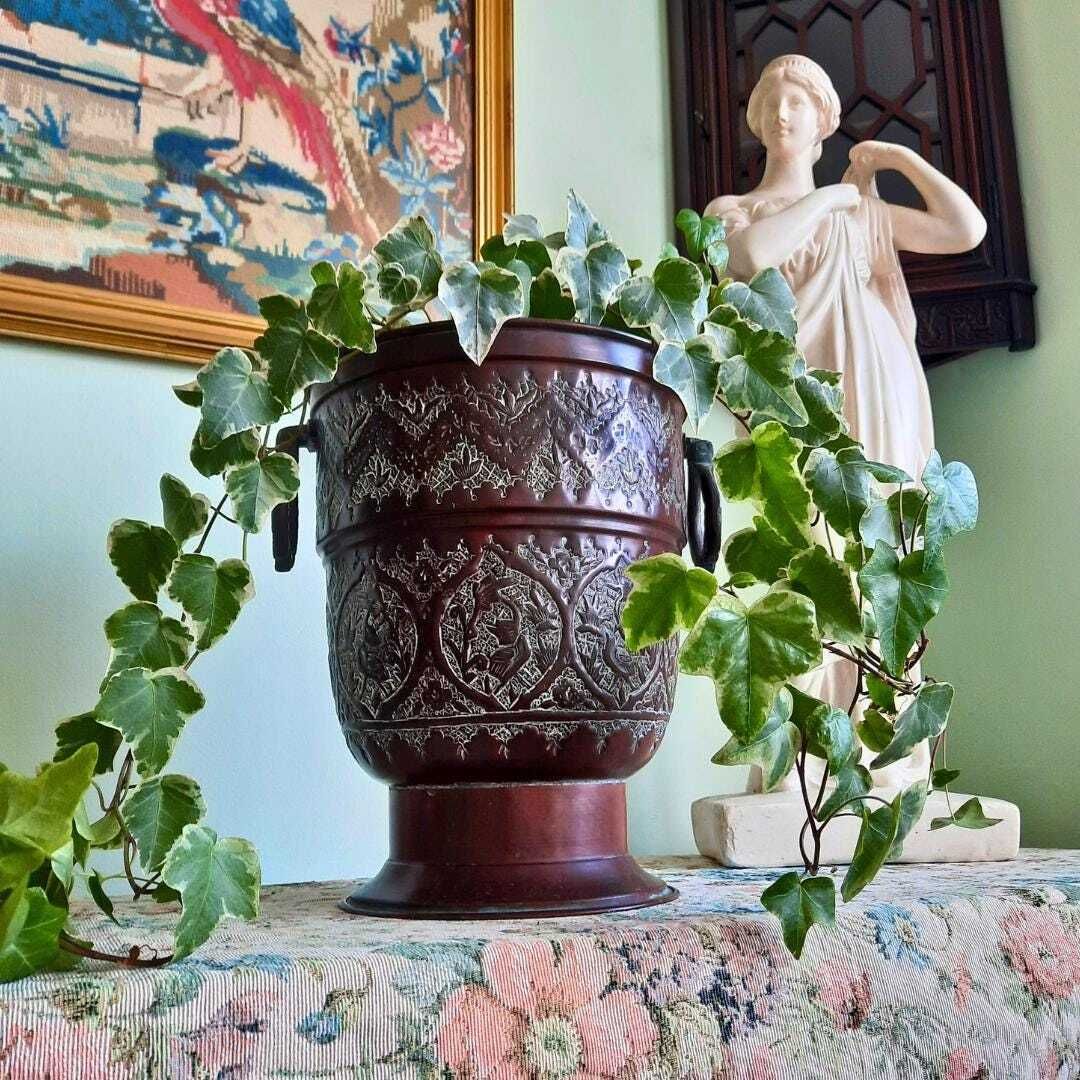 photo furniture Large Antique Middle Eastern Indian Copper Cauldron Jardiniere With Insert H 10.2''