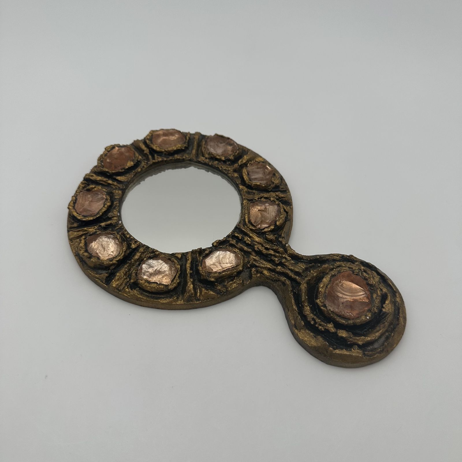 photo vinterior Hand Mirror In Gilded Metal, In The Style Of Line Vautrin – Italian Work Circa 1970