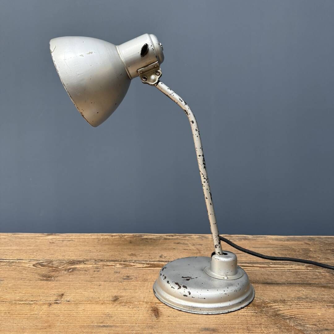 Zilvergrijs Bauhaus Bureaulamp, Jaren 1930 photo vinterior