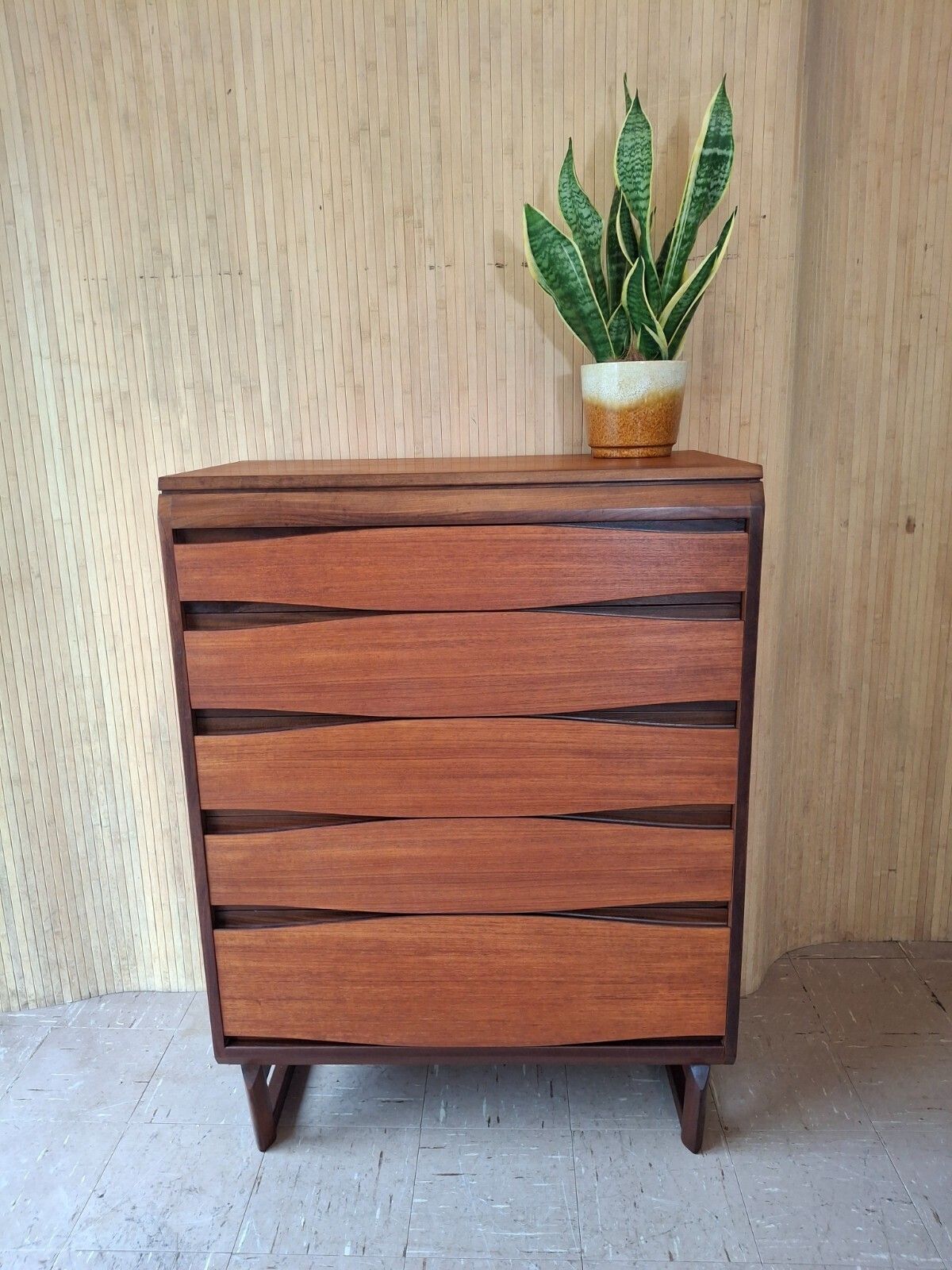 Fab Mid Century Modern White & Newton Teak Tallboy Chest Of 5 Drawers photo for sale
