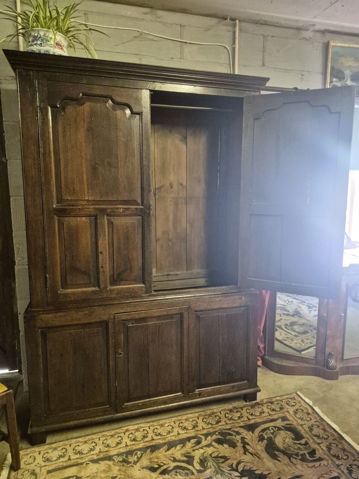 Lovely Character 18th Century Country Oak Livery Cupboard Wardrobe Larder Linen photo for sale
