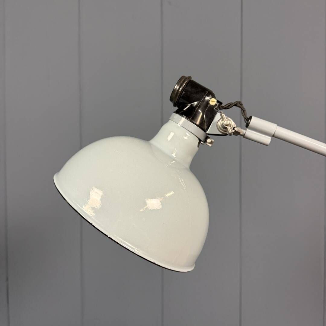Lichtgrijze Rademacher Klemspot Met Grote Emaille Kap photo vinterior
