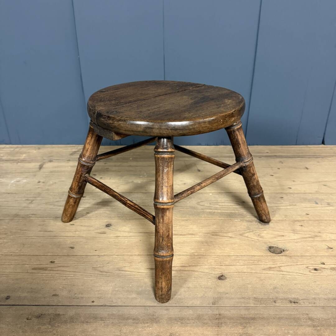 Kruk In Faux Bamboo Stijl Van Beukenhout