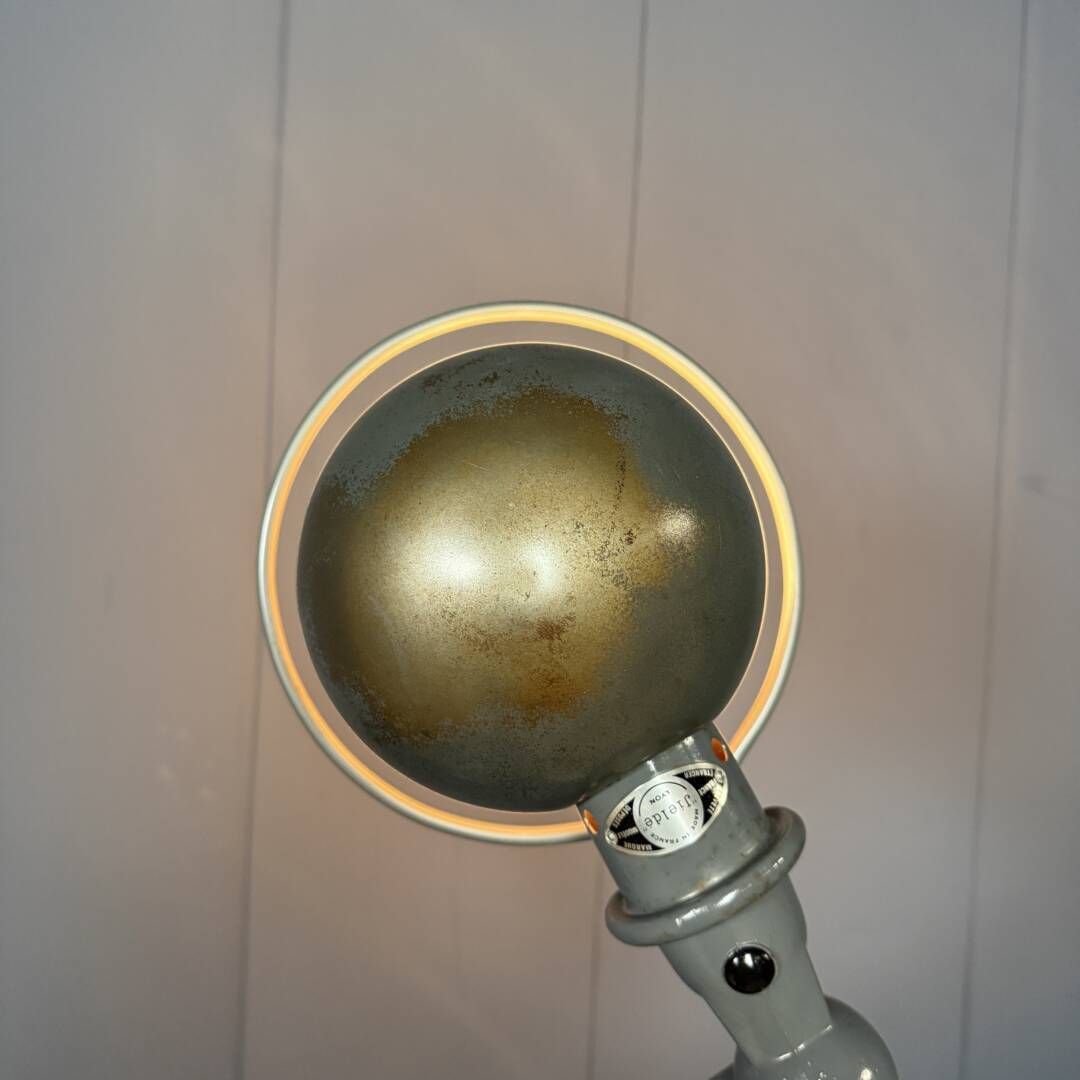 photo for sale Donkergrijze Driearmstige Jieldé Tafelklemmlamp