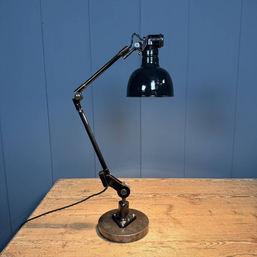 photo vinterior Zwarte Rademacher Tafellamp Met Emaille Kap
