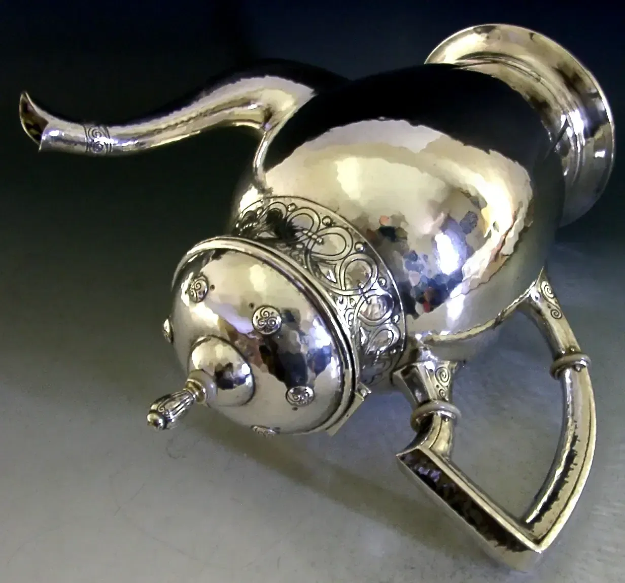 photo for sale Grande cafetière d'époque en argent massif 800, Jezler, 688 g, Arts & Crafts, 26 cm, vers 1920