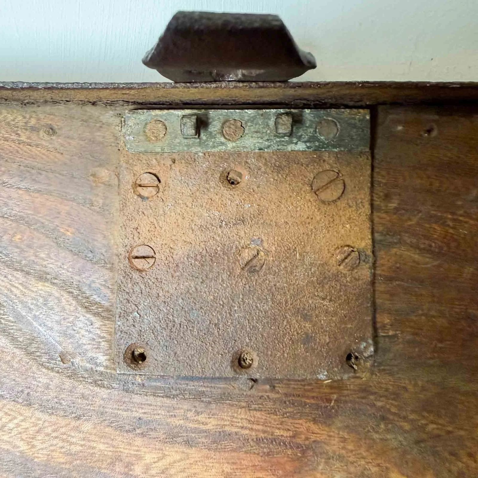 photo vintage Antique Elm And Pine Iron Bound Strongbox