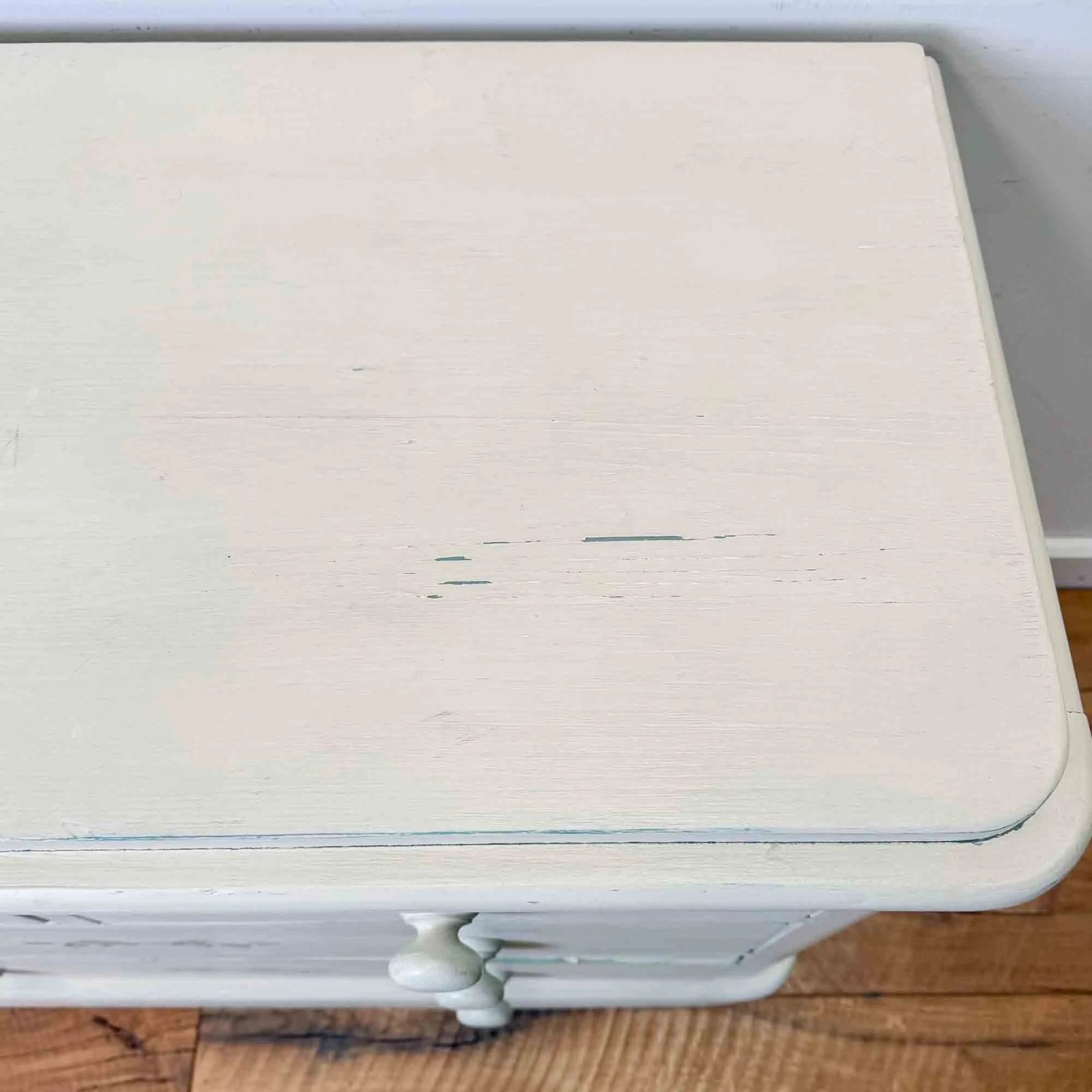 photo furniture Vintage Painted Pine Chest Of Drawers With Leaf Decoration