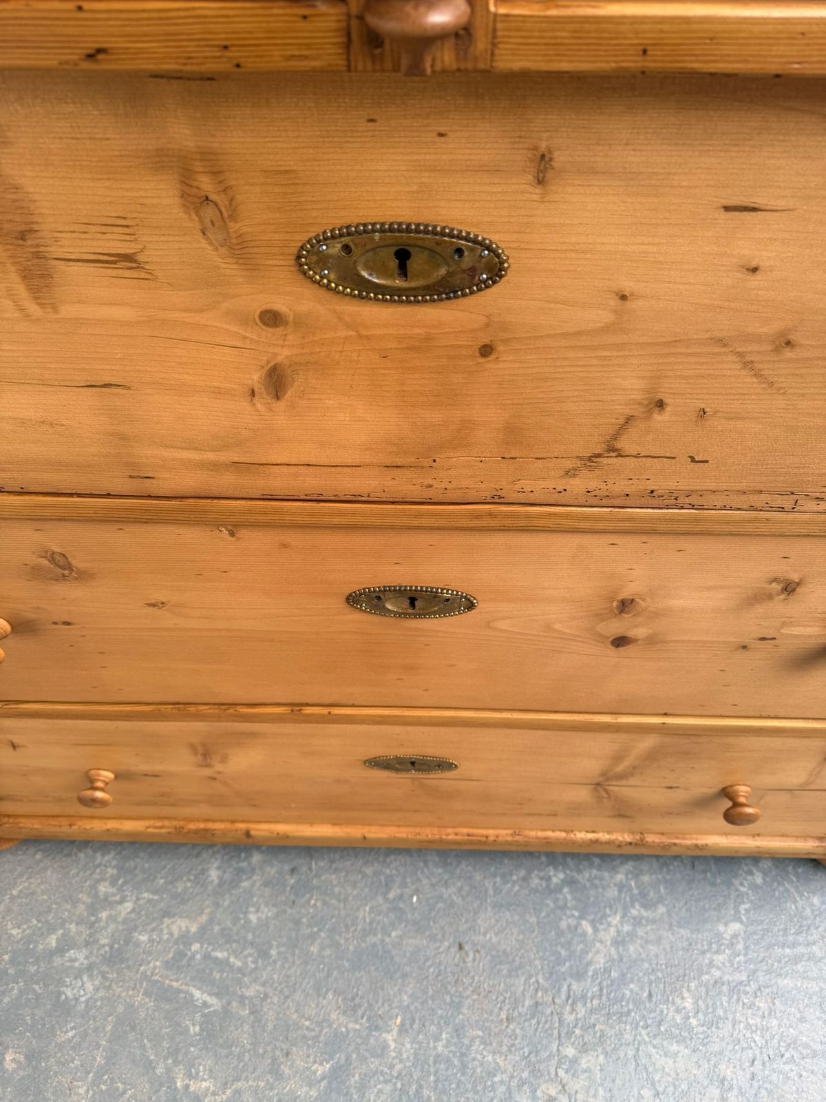 A Huge Pine Genuine Victorian Hungarian 5 Drawer Chest Of Drawers photo vinterior