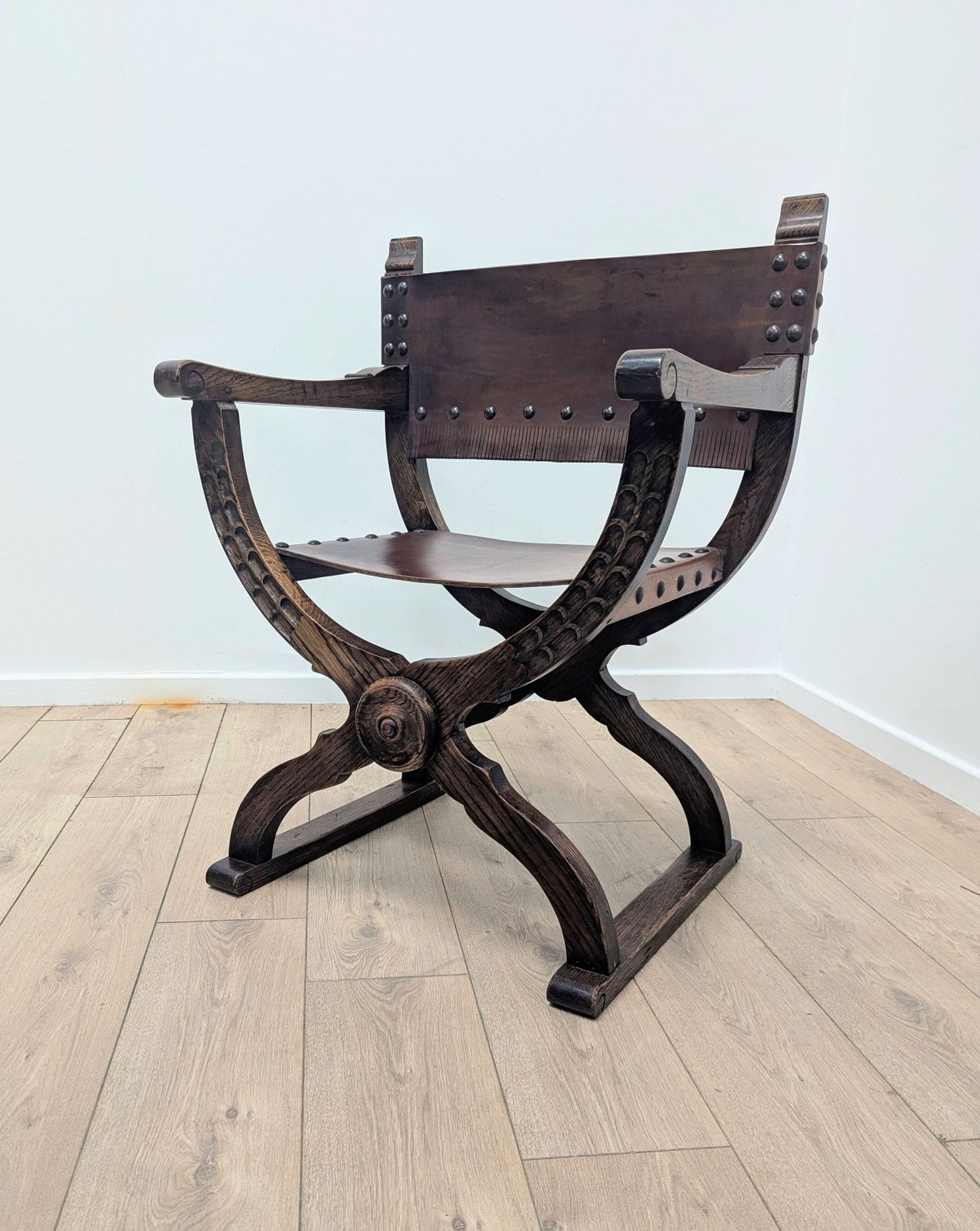 Mid 20th Century Italian Renaissance Style X Frame Chair Delivery Available 0306