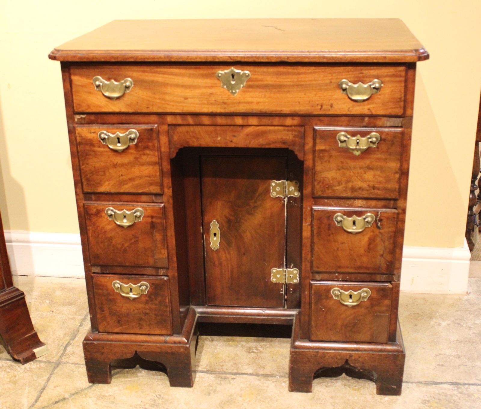 18thc. Mahogany Knee Hole Desk