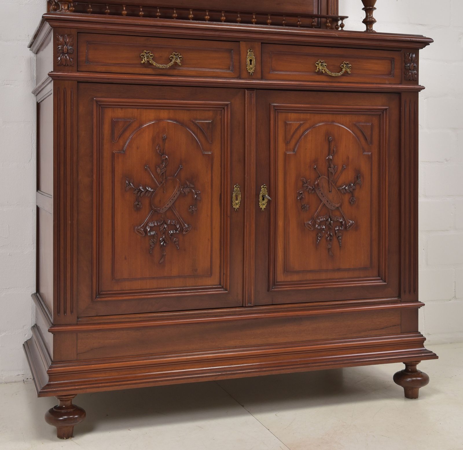 photo furniture Antique! Restored Mahogany Buffet Cabinet, Gründerzeit/Historicism Period, 1 Of 2