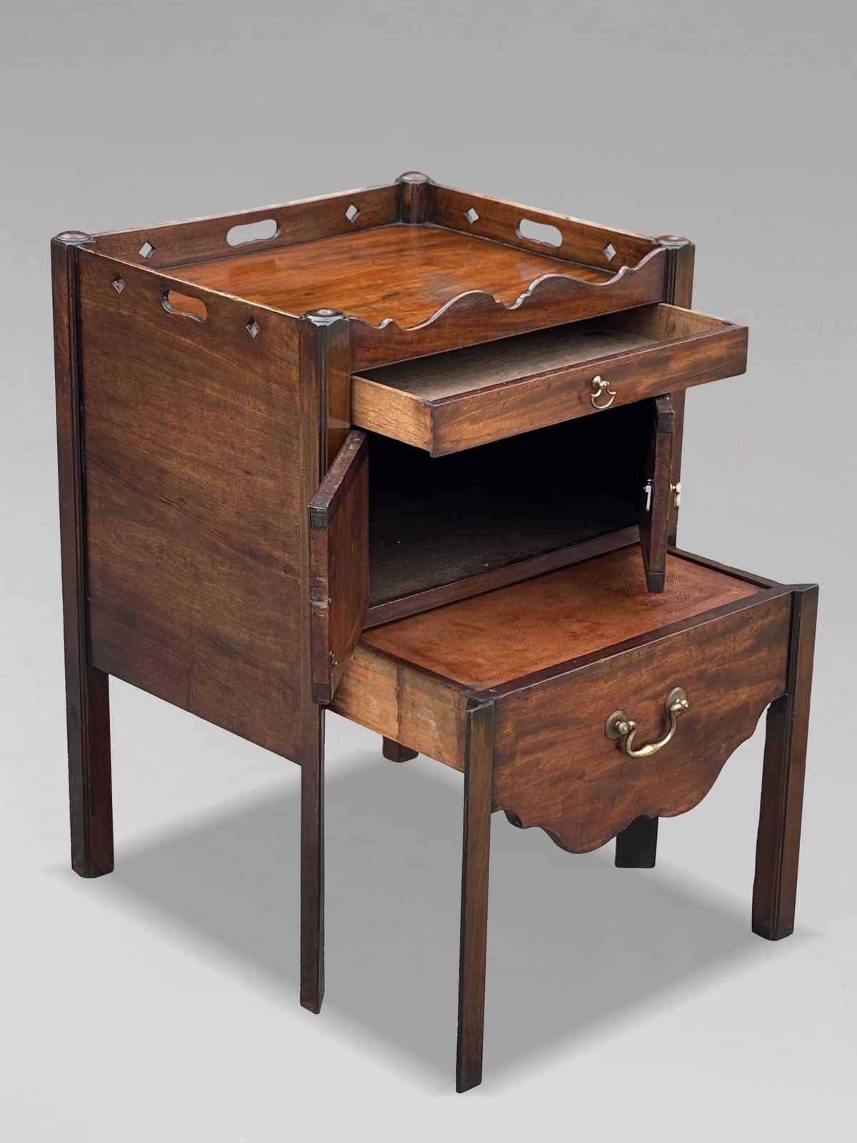 Pair Of Mid 18th Century George III Period Mahogany Bedside Commodes photo Furniture