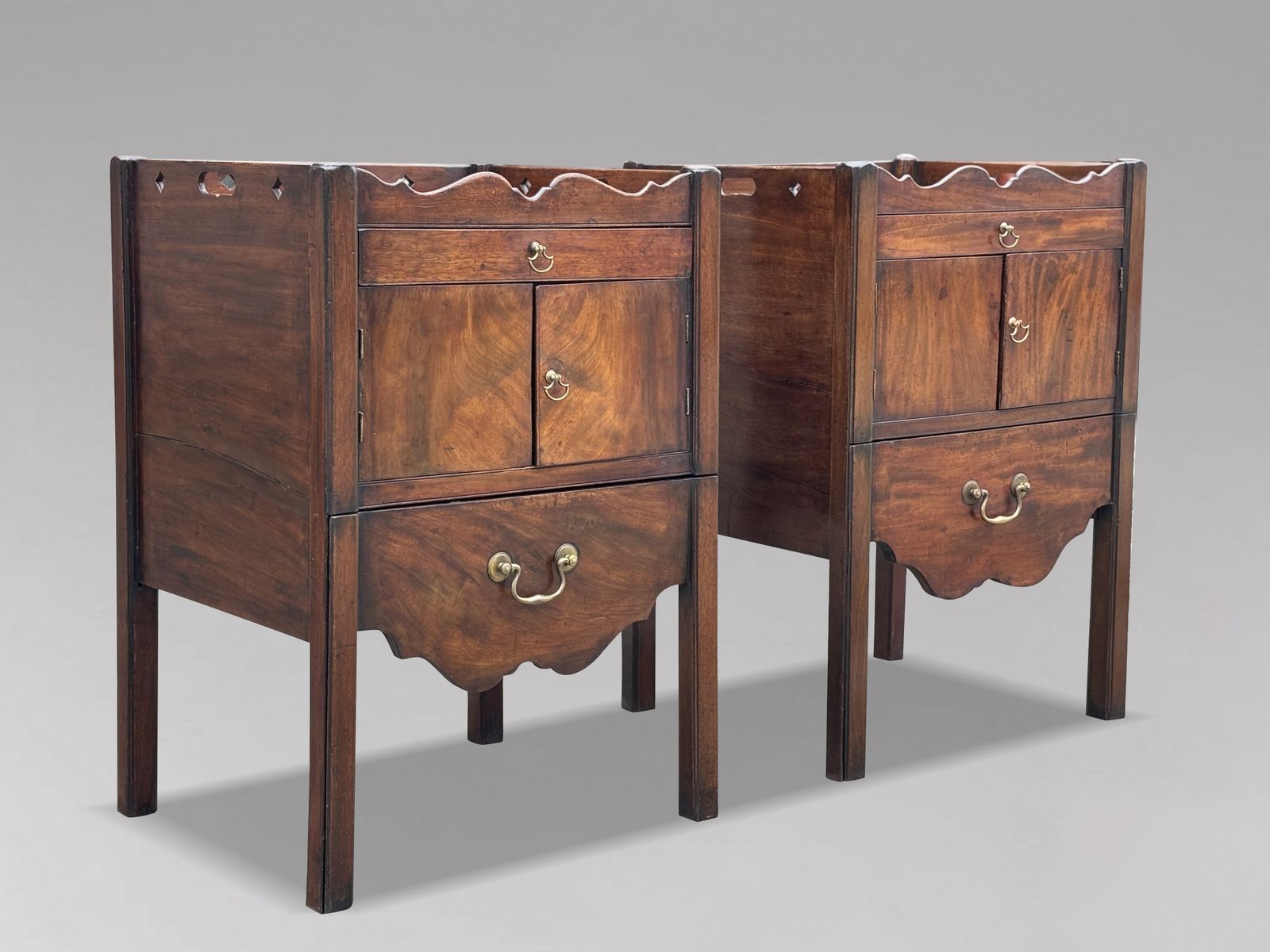 9800.0 Pair Of Mid 18th Century George III Period Mahogany Bedside Commodes photo
