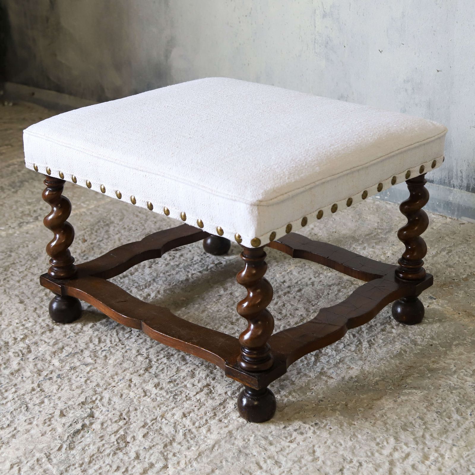 William & Mary Era Stool With Barley‑Sugar Legs & Oyster‑Veneered Stretcher C. 1795 photo vintage