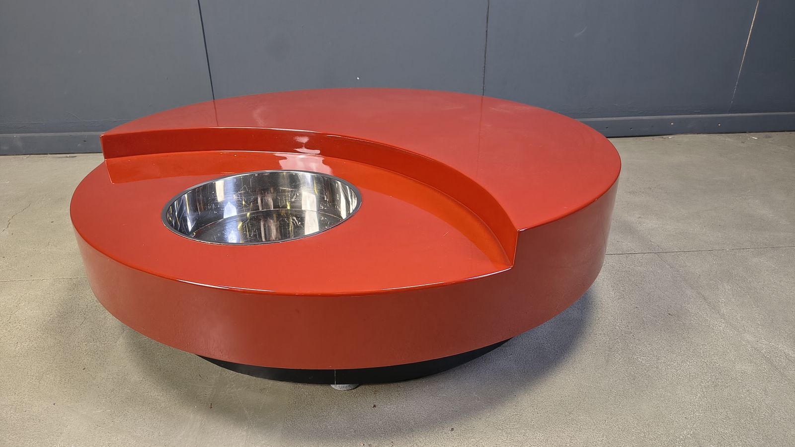Vintage Revolving Coffee Table In Red Lacquer By Willy Rizzo, 1970s photo 4500.0
