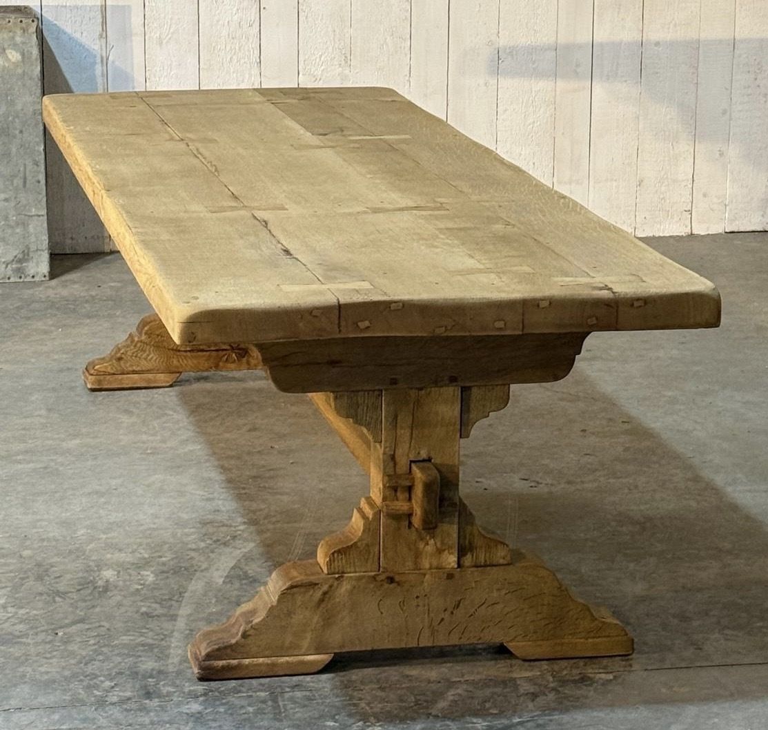 photo vintage Stunning Large French Bleached Oak Farmhouse Dining Table