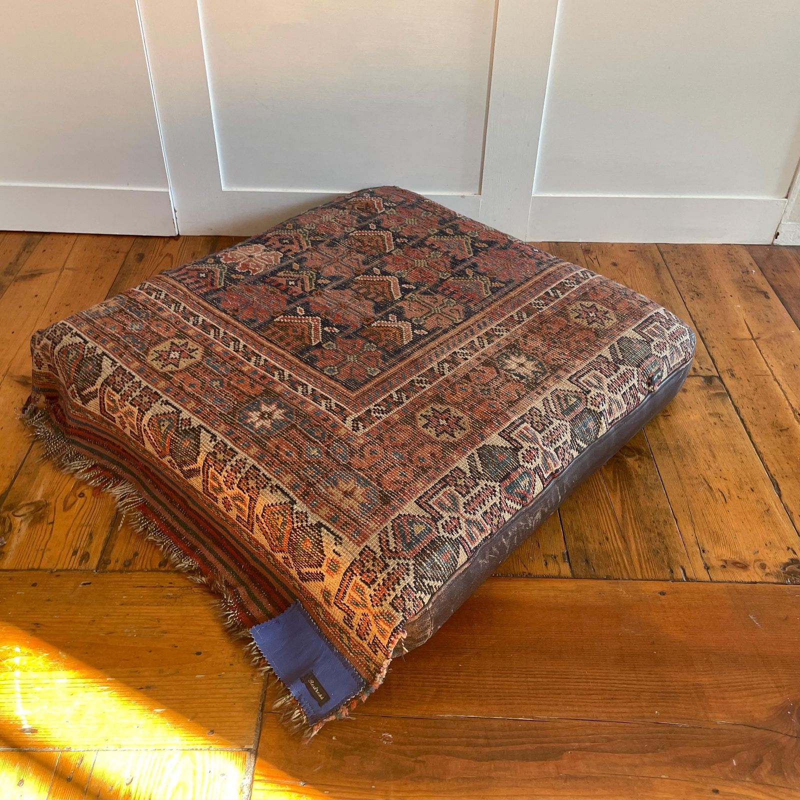 photo vinterior Large Kilim Floor Cushion Leather Base Boho Ottoman Pillow Pouffe Moroccan Hand Woven Handmade Living Room Decorative Accent