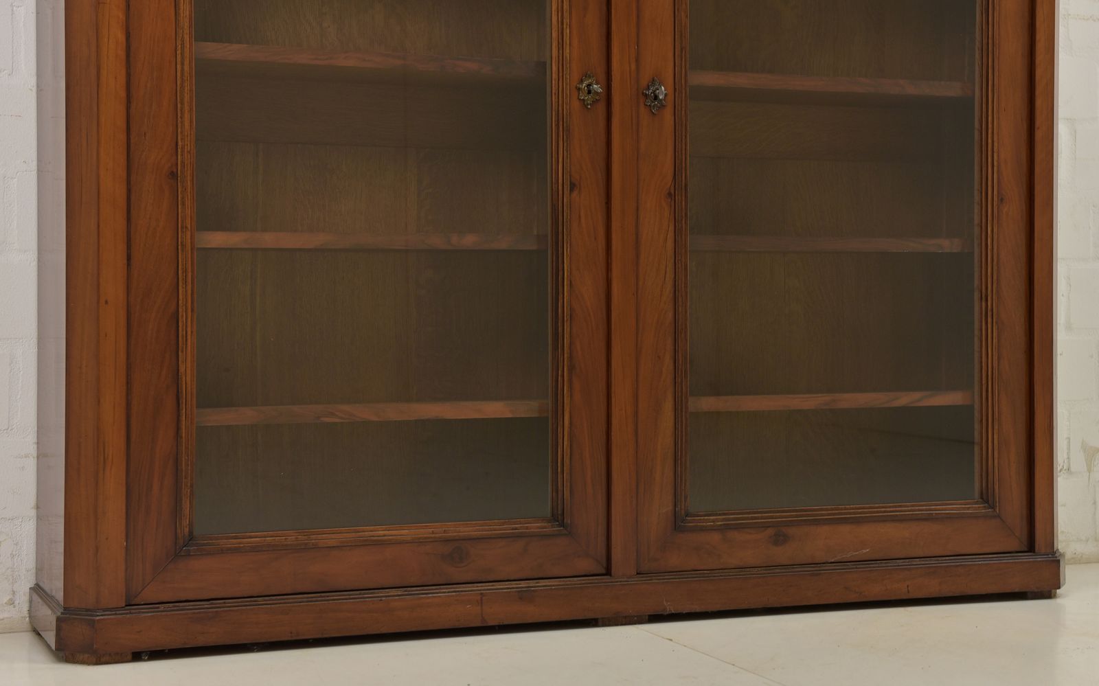 photo furniture Antique! Restored Bookcase, England, Circa 1880, Mahogany Display Cabinet